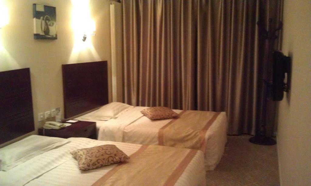 Dajiaoting International Business Hotel Пекин Стая снимка